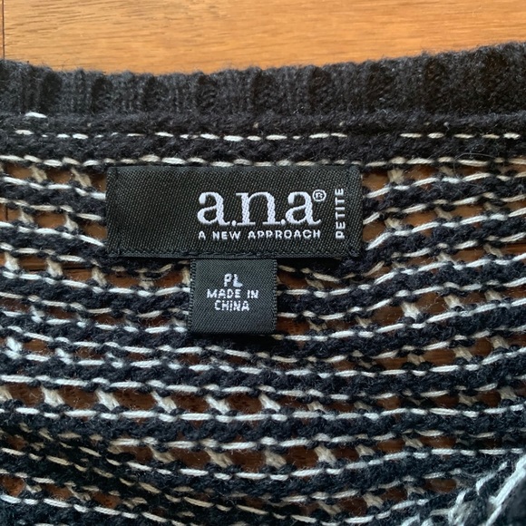 ❤️Women’s Open Knit Sweater/Top-Black/White❤️ - Picture 6 of 8